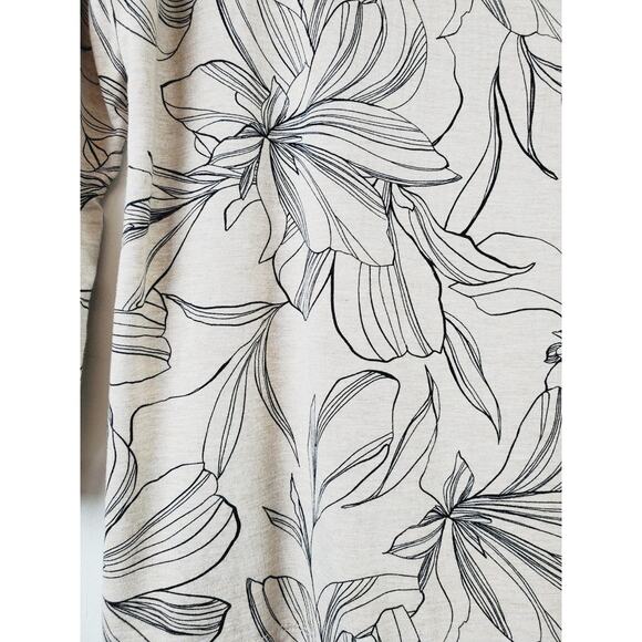 Chico's 1 Womens Top Medium Stretch Floral Print Square Neck Beige Black Comfy - Picture 3 of 9